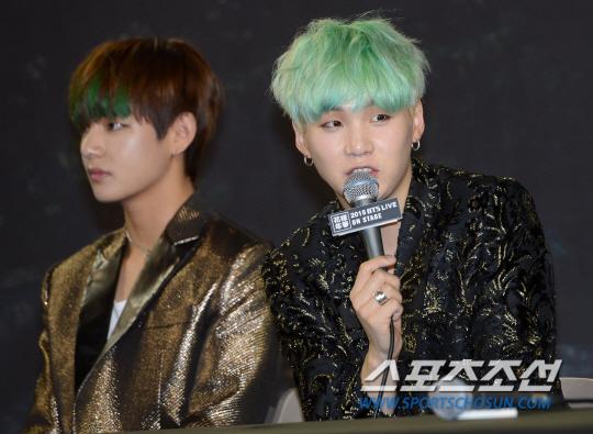 [포토] 방탄소년단 슈가, 시선 끄는 그린헤어