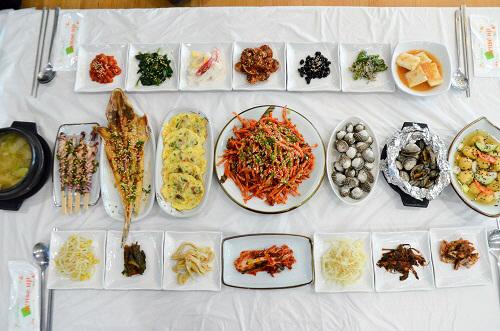 직접 잡은 참꼬막으로 맛을 내는 벌교꼬막정식 장도웰빙꼬막정식