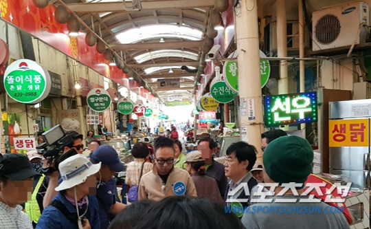 [SC이슈] 6시 내고향 이경규·박명수, 김천시장 포착 열혈 리포터