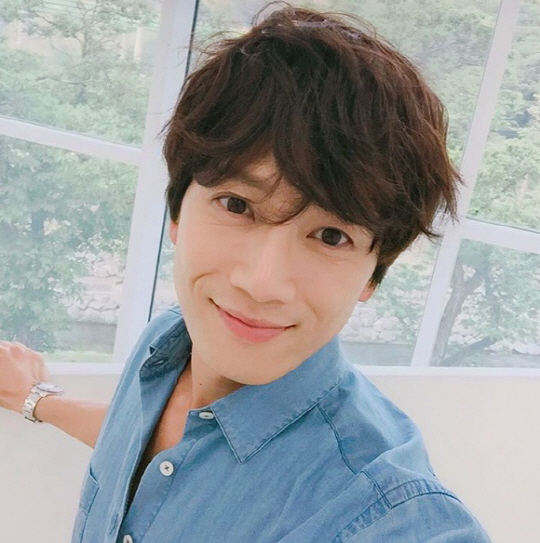 딴따라 지성, 달달 눈빛 여심 저격 즐거운 하루