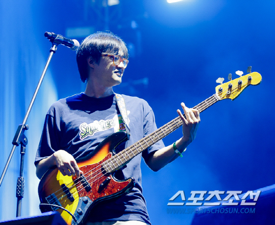 [포토]페퍼톤스 이장원, 베이스는 폼나게~