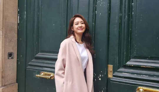 이요원, 세 아이 엄마 맞아? 파리거리 수놓는 우월 비주얼