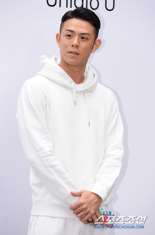 [스타일리뷰] 빈지노 고경표의 FW 패션 트렌드 원 컬러 패션?