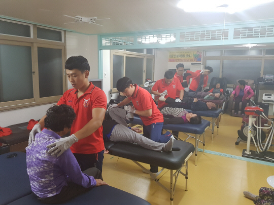 제주, 지역 어르신 찾아 약손사랑 전해