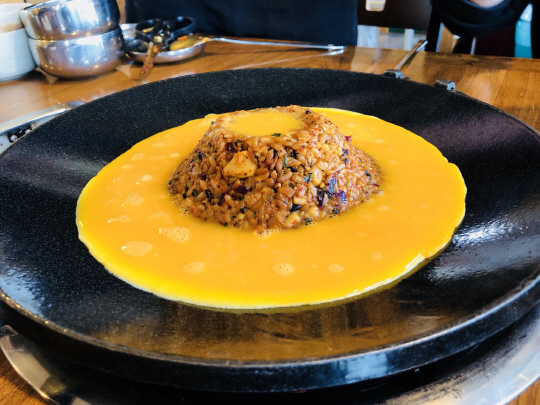 우도 여행코스, 하우목동포구 바로 앞 한라산볶음밥 맛집 풍원