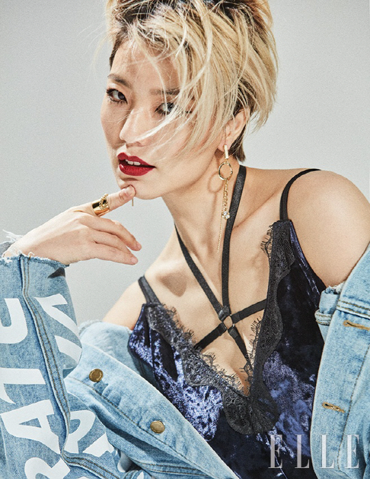 대범한 섹시미…안영미, 80년대 마돈나 오마주 [화보]