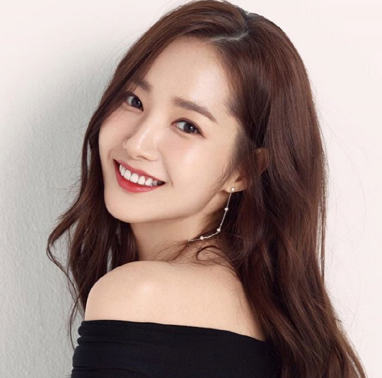 예쁨이 뿜뿜 박민영 김비서로 만개한 꽃미모