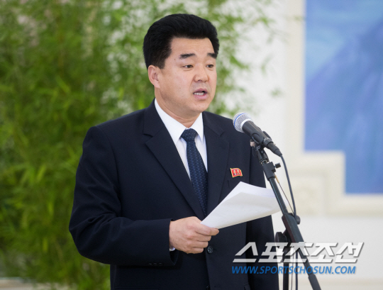 [포토] 환영사 하는 김일국 체육상