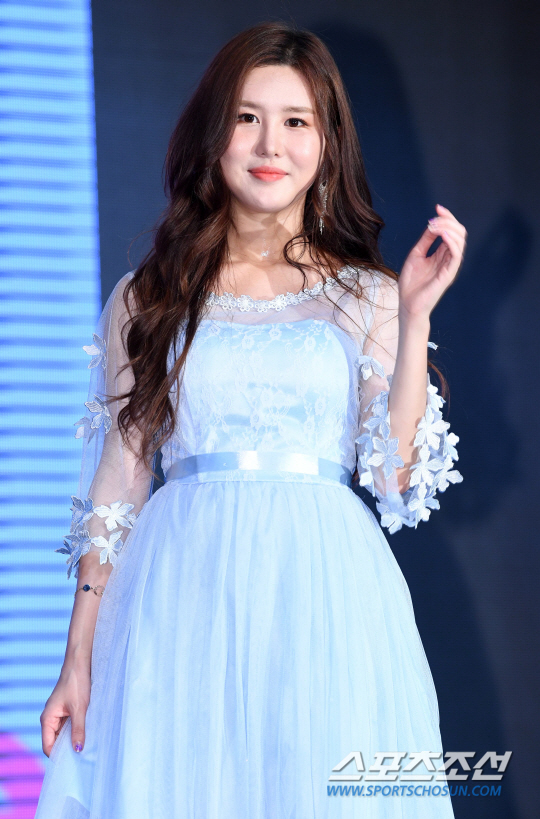 [포토] 바바 푸름, 예쁜 미소로 손인사