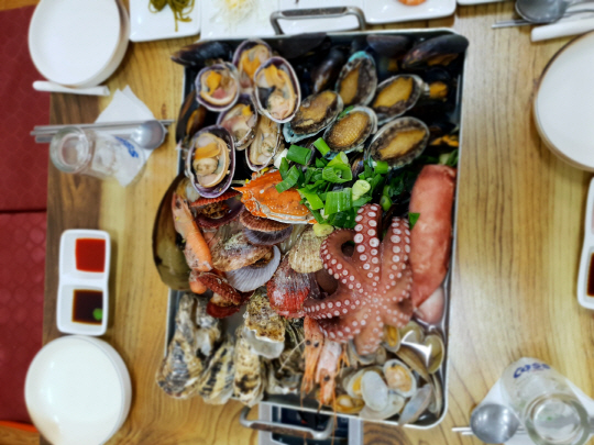 통영가볼만한곳 다 가봤다면? 이젠 통영맛집으로! 동원해물천국