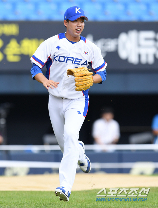 [포토] 임기영, 수비도 잘해요!