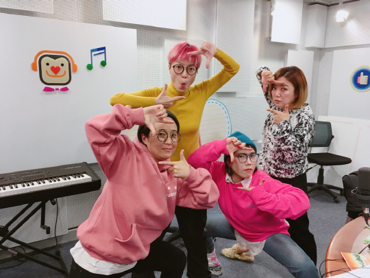 신봉선, 오늘(11일) 언니네 라디오서 거침없는 입담 예고