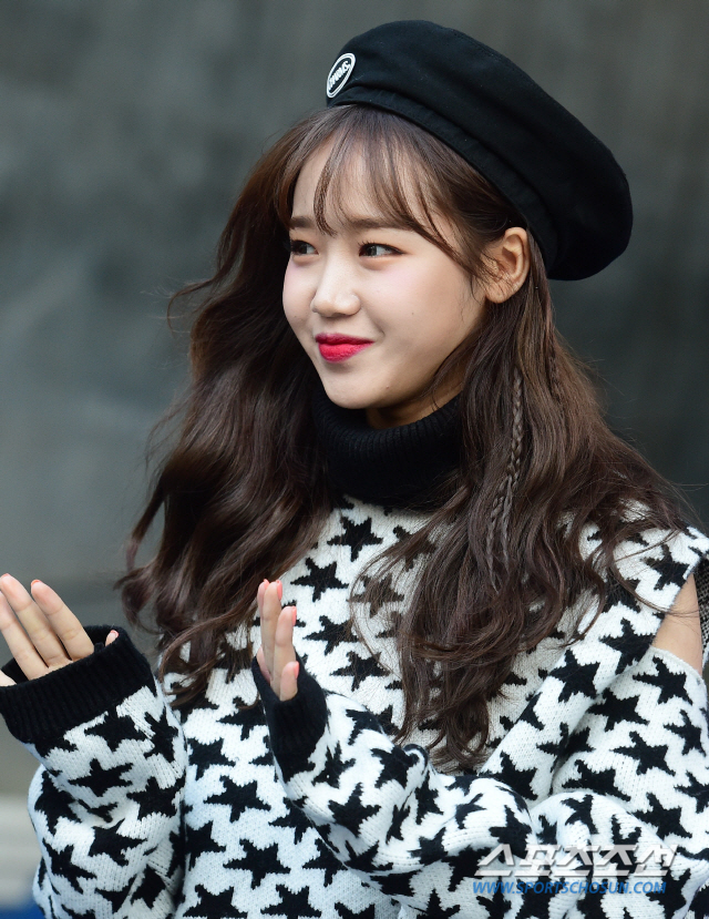 [포토] 유정, 팬들에게 예쁜 미소로~