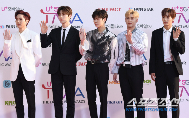 [포토] 뉴이스트 완벽해진 다섯 남자