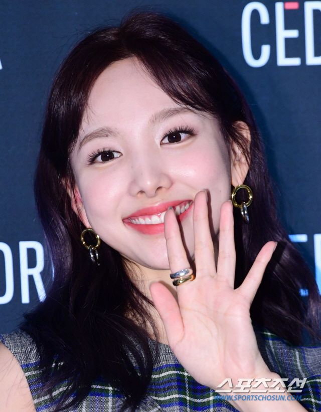 [포토] 트와이스 나연 시선 끌어당기는 미소
