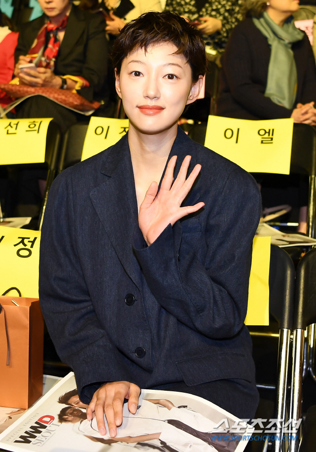 [포토] 이엘, 손만 들어도 심쿵!
