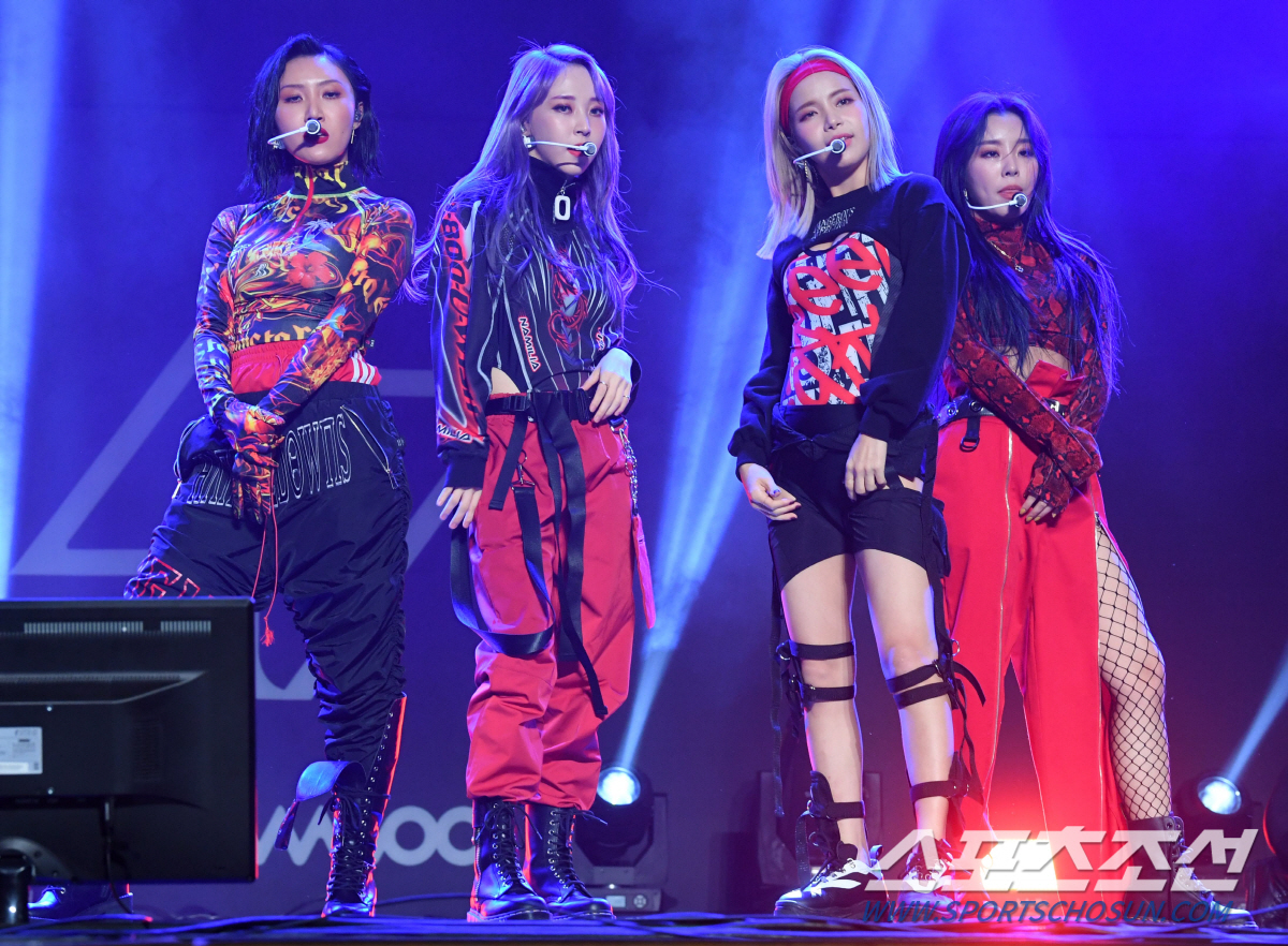 [포토] 마마무, 역대급 무대로 컴백!