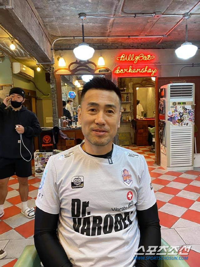 악! 김병지가 25년만에 꽁지머리를 잘랐다