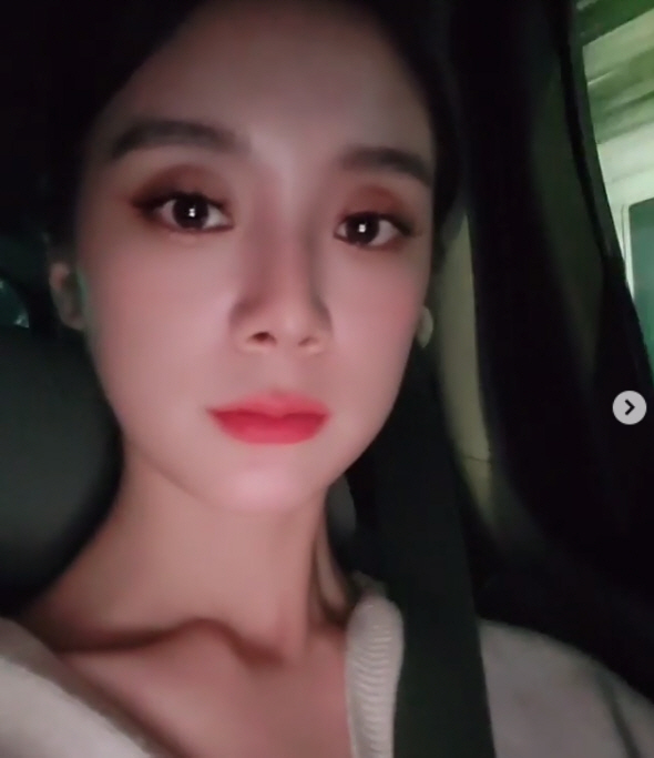 신민철♥ 헤림, 퇴근길 더 홀쭉해진 볼살…결혼 후 더 날씬해진 새댁 몸매