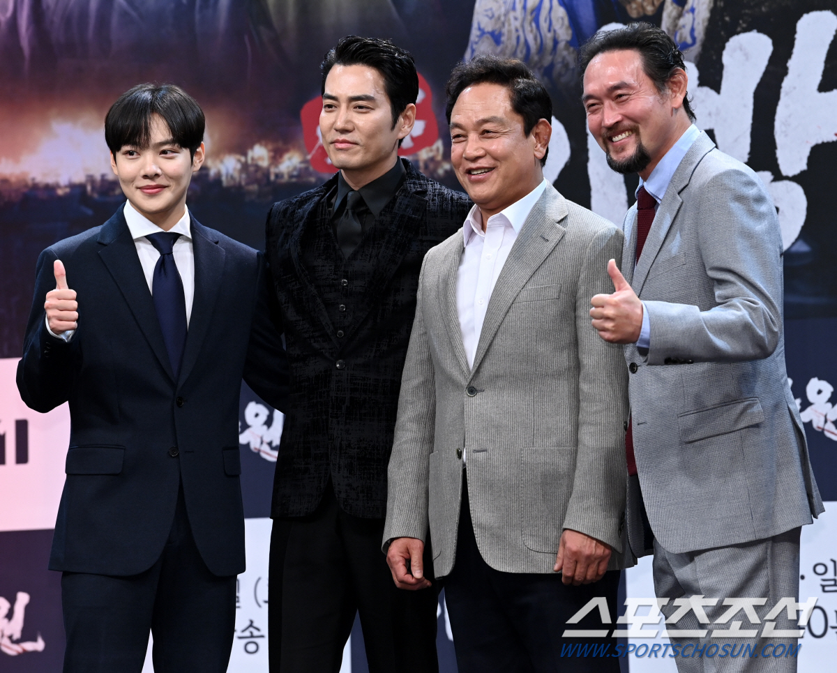 [포토] 김민기 주상욱 김영철 김명수, 태종 이방원 엄지 척!