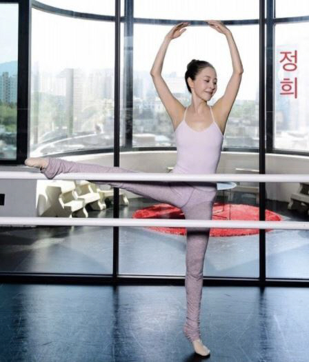 서정희, 발레복 입은 61살…작정하고 뽐낸 깡마른 몸선