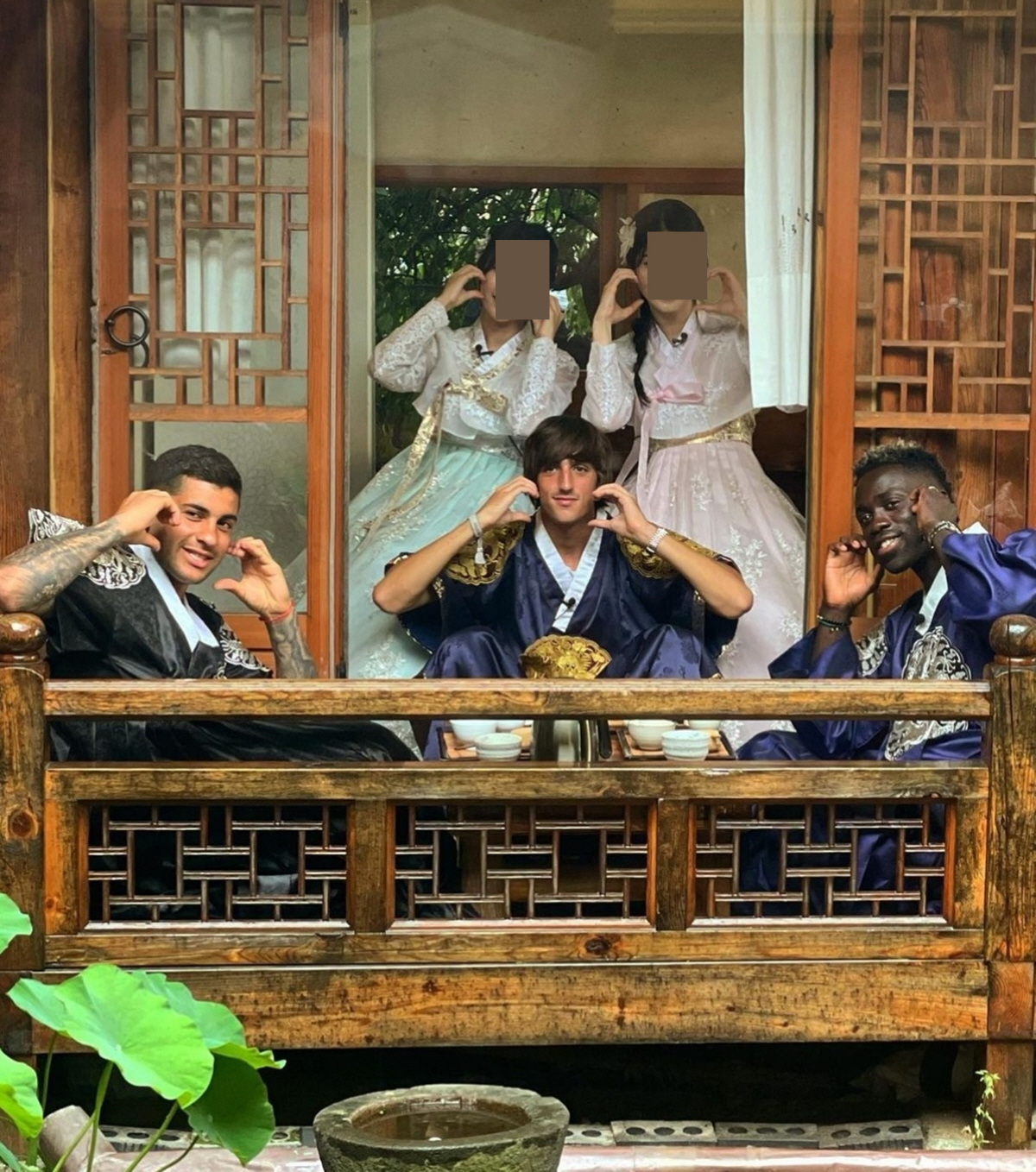 여긴 또 언제? 삼청동 한옥체험 토트넘 도련님 삼총사
