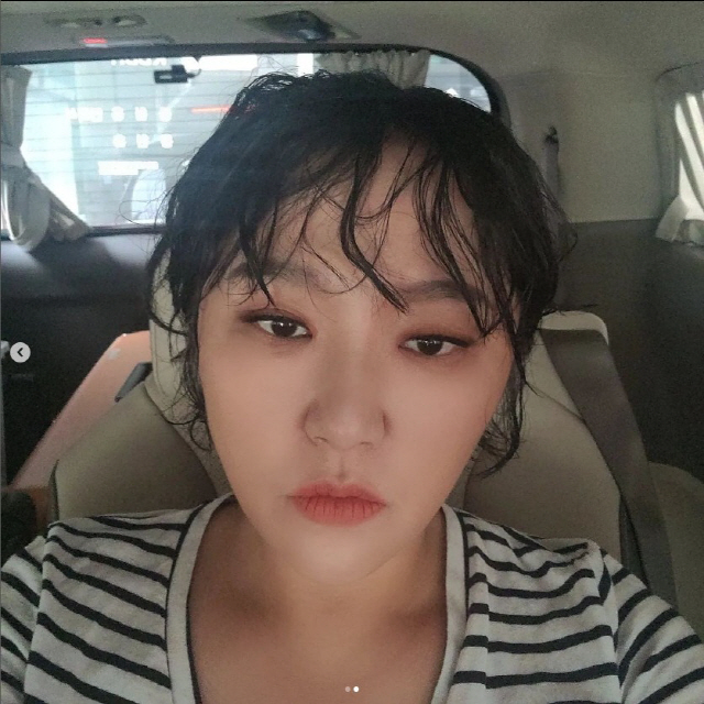 싱글맘 김현숙, 파격적인 새 헤어스타일...비 쫄딱 맞았나?