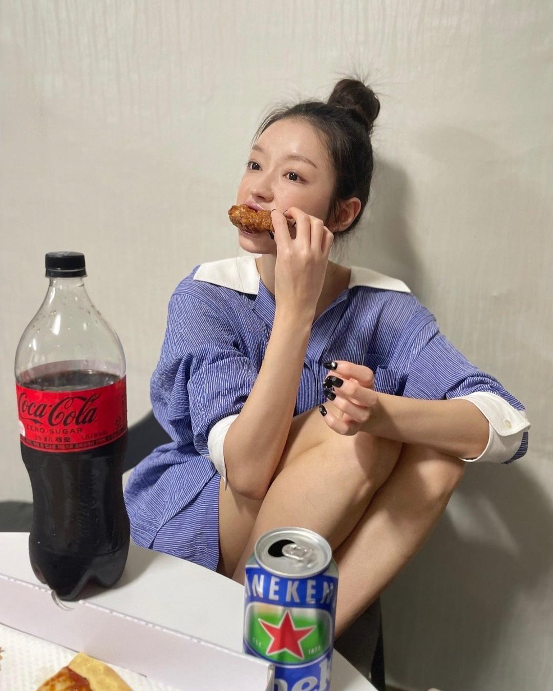 유아, 한밤 중 피자+치킨 먹방에도 44kg...쇄골이 움푹 야식타임 할 만해