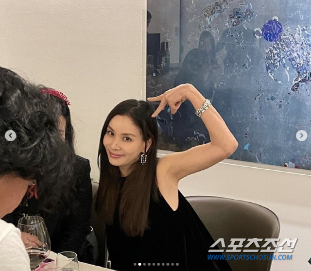 장동건♥고소영, 얼마나 좋으면 체리피스 포즈까지? 프린세스의 생일파티, 선물도 역시 남달라!