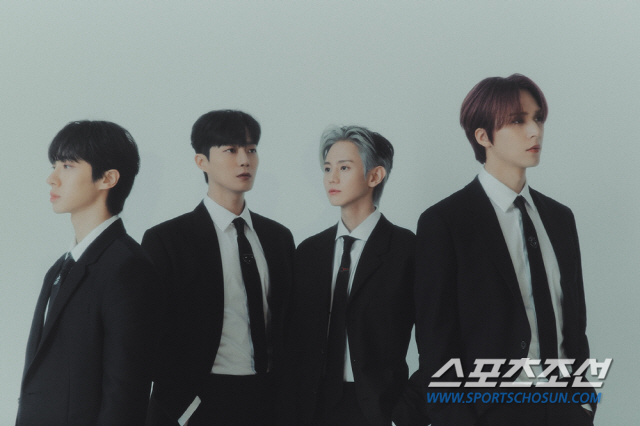 하이라이트, 미니 4집 AFTER SUNSET 콘셉트 포토 공개 완료! 블랙 슈트로 완성한 4色 아우라