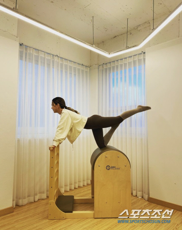 지누♥임사라, 필라테스하는 변호사? 패션 센스는 기본에 연예인급 미모까지