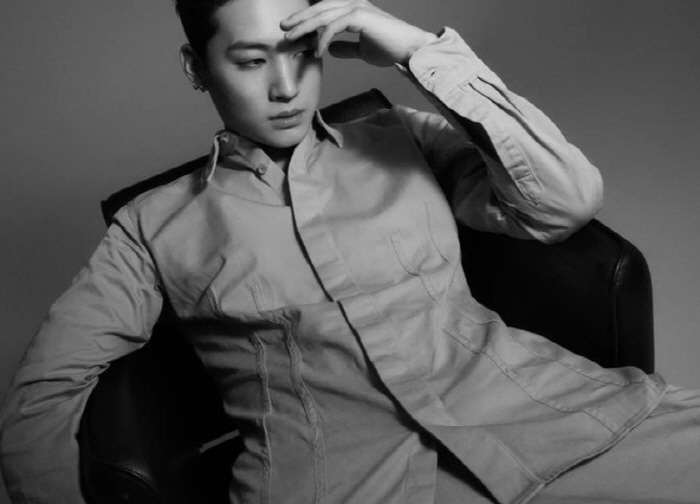 [SC이슈] 軍 복무중 女 작업…갓세븐 제이비, 소속사도 손절선언
