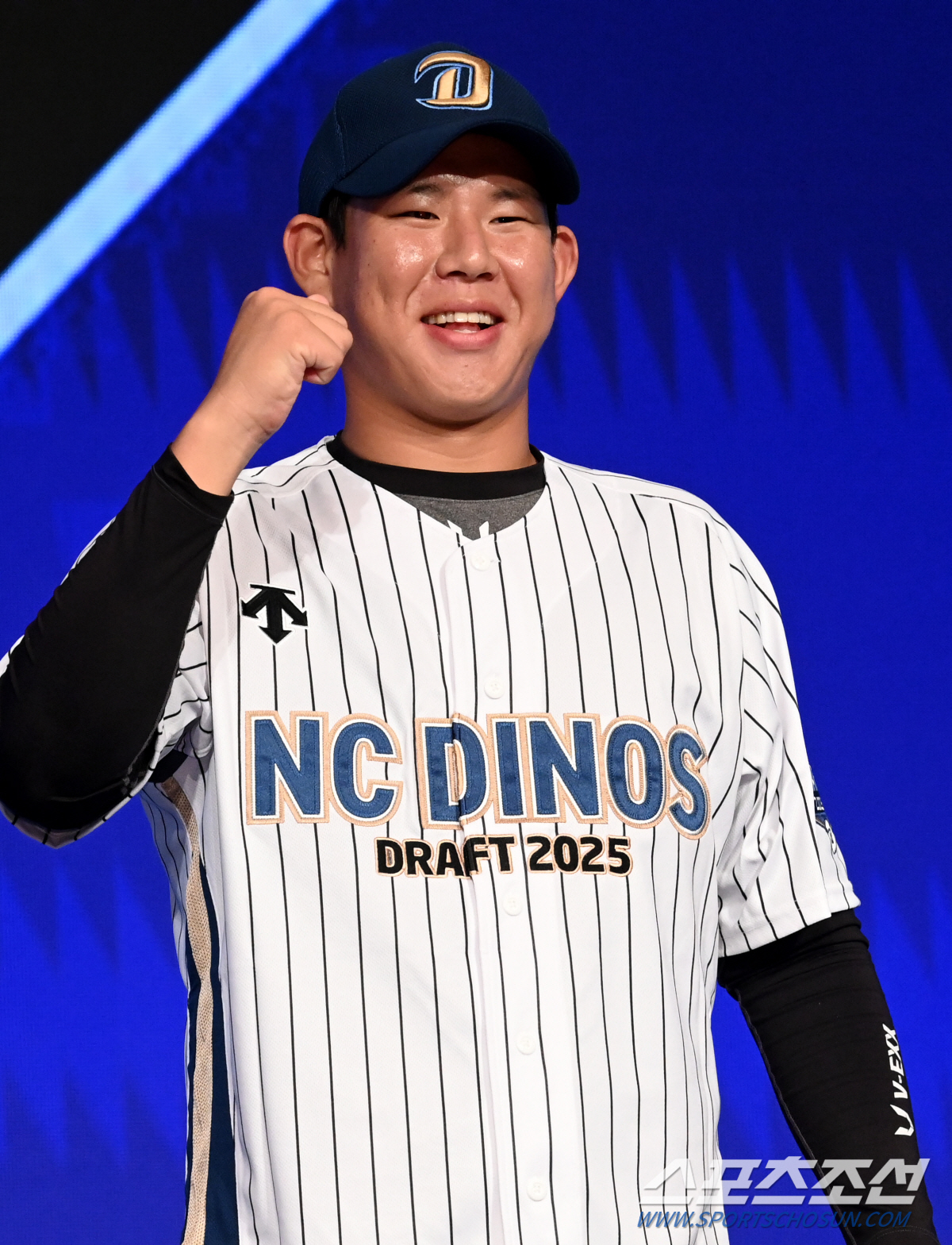[포토] 미소짓는 이세민, 아기 공룡의 미소