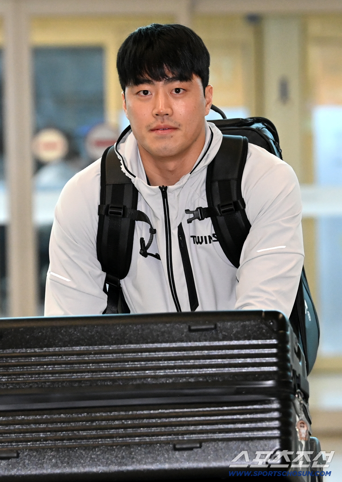 "글러브만 세개" 가을야구 단골 슈퍼 유틸리티, 한국판 키케 에르난데스의 꿈, "현수 형 빈자리, 노력으로 메울 것"