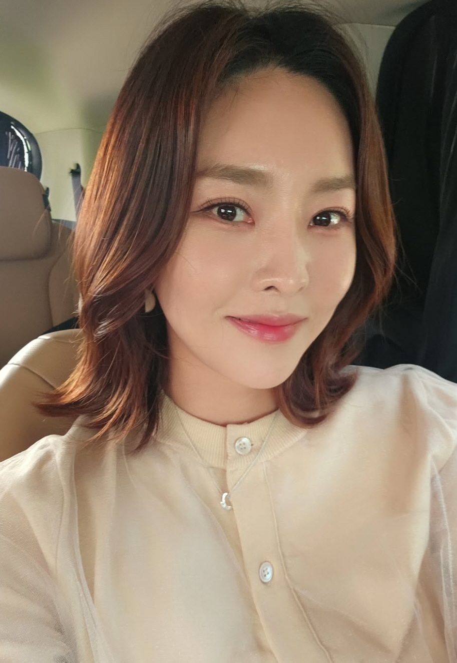 [공식]'김지민 부케 주인공' 한윤서, 열애 깜짝 고백..