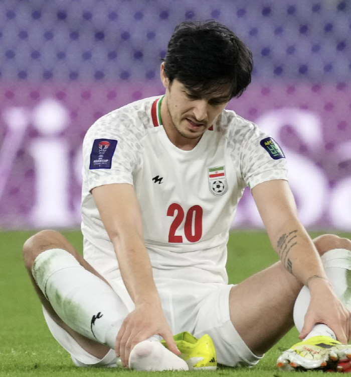 "영원히 대표팀 떠나라" 韓 축구 손흥민 제명한 수준...이란, '오피셜' 공식발표 에이스 숙청→최고 스타도 위험 "이스라엘 선수와 유니폼 교환"
