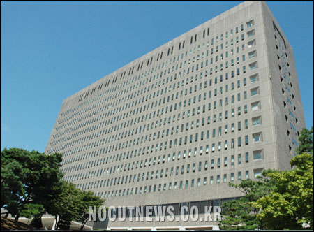 춘천 법조향응비리 의혹, 여종업원 등 조사