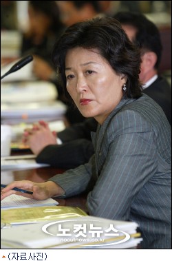 이승희 “정치인들, 선거때면 자동으로 눈물 알레르기