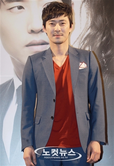 강석정 '조각같은 외모~'