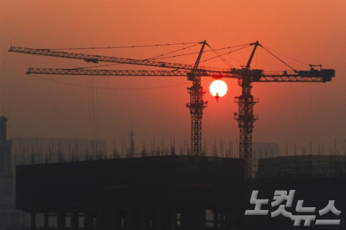 해외건설 50년, 대기업 잔치…자재는 중국산, 인력은 외국인