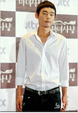 소재원 "아이유 전량폐기"vs 허지웅 "금기 사회 안돼"+ 인터뷰내용추가 | 인스티즈