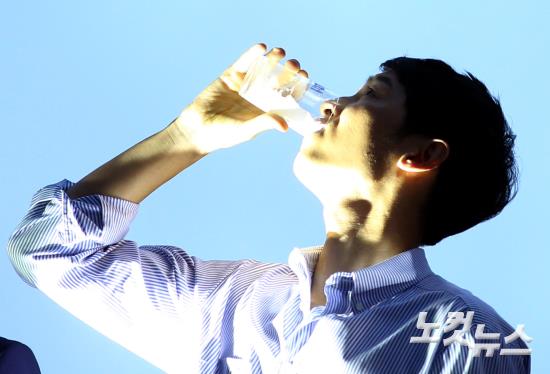 맥주 마시는 송중기,원샷의 짜릿함