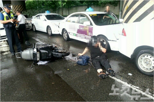 부산 남구 문현교차로서 차량 6중 추돌…11명 경상