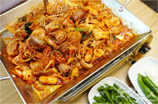 [장사의 맛] 순대 냄새도 못맡던 사모님, 순대집 대박 낸 비결은?