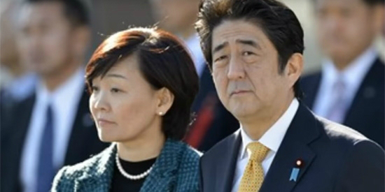 日 아키에 스캔들 확산…아베총리 사면초가
