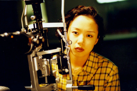 20년 전 영화계에 접속한 전도연 미공개 컷