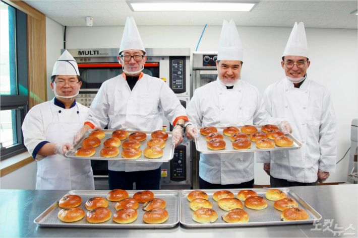 희망 넣은 단팥빵 드셔보실래요