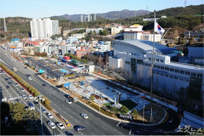 부산 금정구 만남의 광장 본격 운영