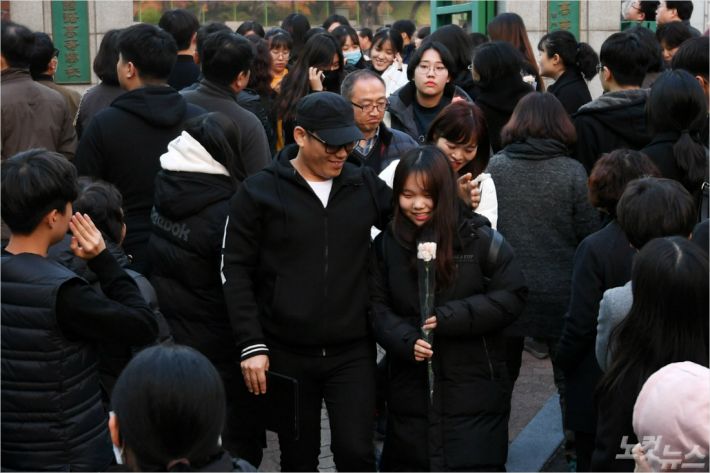 교사들 수능 영어, 작년보단 어렵고 9월 모의평가와 비슷