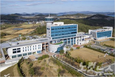 전남 신안군, 특정 업체와 같은 날 다수 분할 특혜 수의계약 